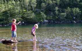 Wandern, Angeln, Baden - Norwegen ist ein Naturparadies für Familien. - Foto: Statens Naturoppsyn, Carl Nordberg
